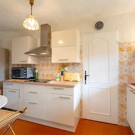 Appartement Les Pins By Interhome Saint-Raphaël